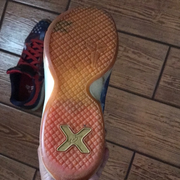 Kobe Limited edition shoes - Picture 3 of 4